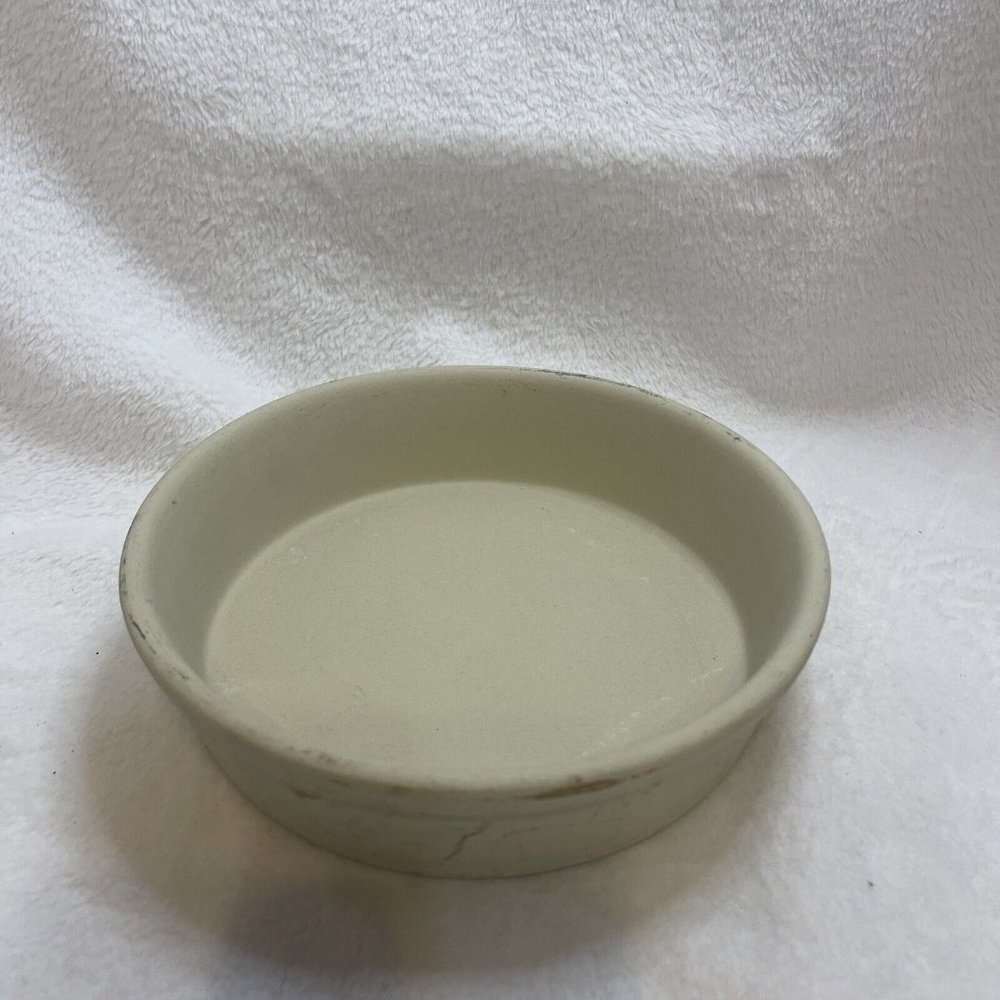 The Pampered Chef stoneware Round pie plate 8” 015 USA‎